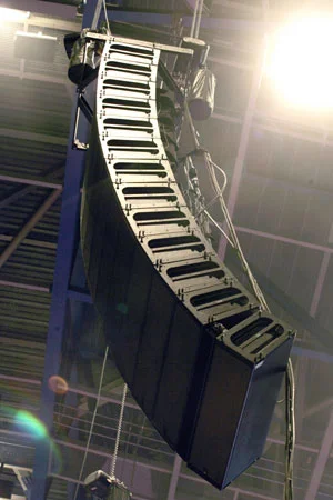 Suspended curved array of event loudspeakers